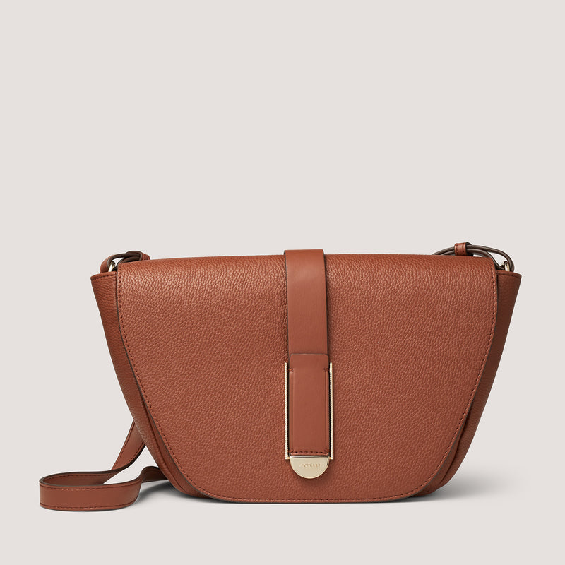 Meet this season's must-have, an effortlessly elegant tan shoulder bag.