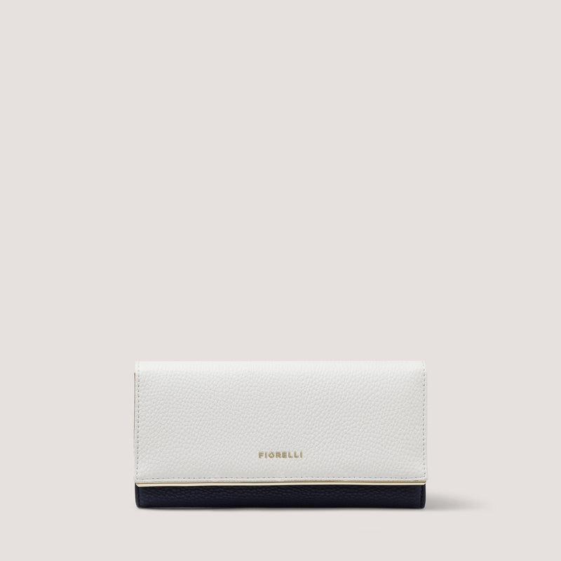 An elevated everyday choice, the Carmen purse is made from pebbled faux-leather.